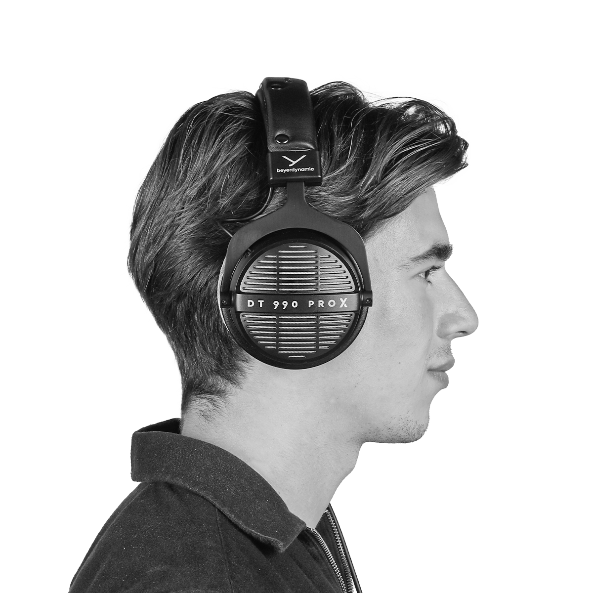 beyerdynamic-dt-990-prox-people_1